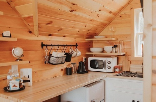 Hector Apartment | Tiny Cabin in the Heart of Wine Country!