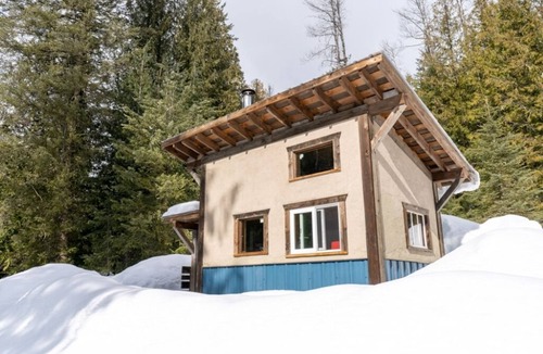Retallack Cabin | Tiny Cabin, off grid ski cabin