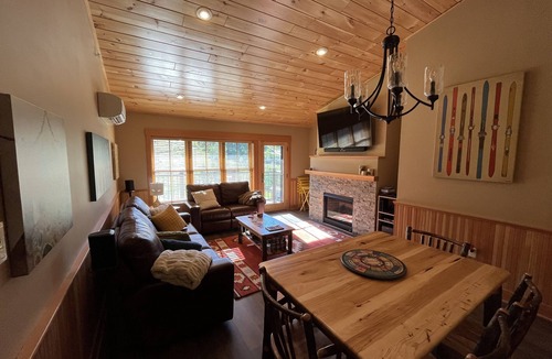 North Conway Condo | Top Floor, Family-Friendly, Slope Side Condo at the Base of Mount Cranmore!