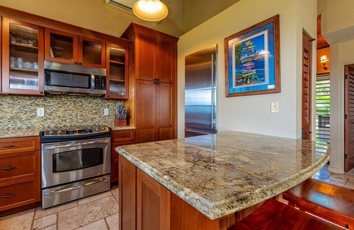 Wailea Condo | Top Floor Remodel! Ocean and Fairway Views Ekolu 908