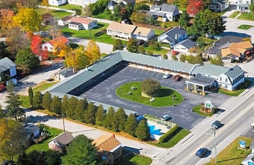 Upper Village Hotel | Top Notch Inn