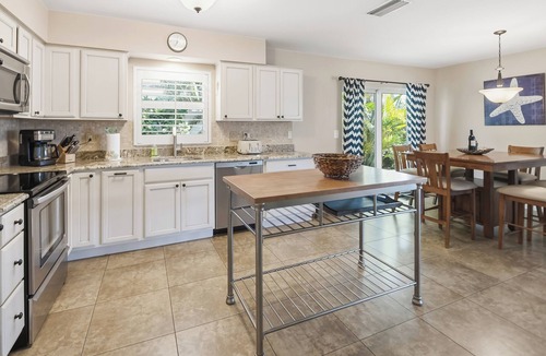 Naples Park House | Top‘s Naples Park Home, sleeps 6 adults + toddlers, close to beach, near all!