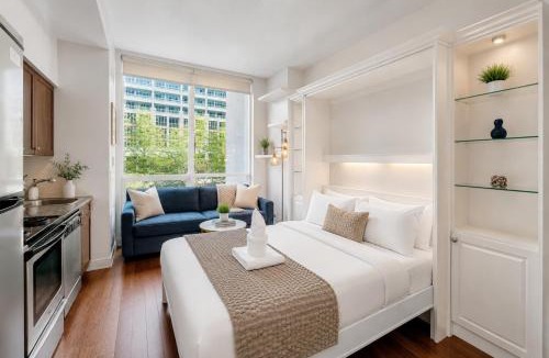 Fort York Apartment | Toronto Central Studio - DT