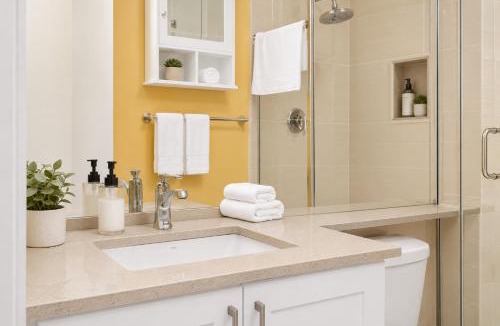 Fort York Apartment | Toronto Central Studio - DT