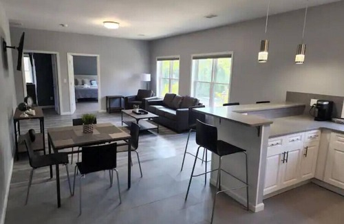 Downtown Niagara Falls House | Townhomes at the Falls - 312 D Upper - Buffalo Ave 2 Blocks from the Falls!