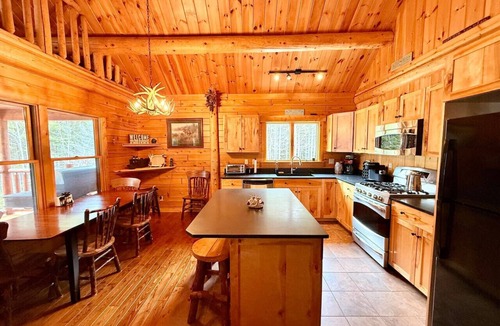 Rockwood House | Trails End|Brassua Lake with Canoes & Garage