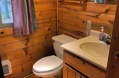Bradford Cabin | Tranquil 1-bedroom cabin with AC in Allegheny National Forest