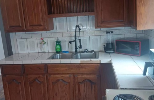 Orange Grove House | Tranquil 2-bedroom house with AC in Orange Grove