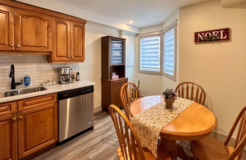 Collingwood House | Tranquil centrally located townhome sleeps 6
