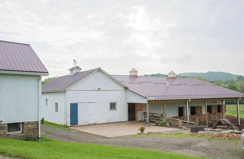Aultman Cabin | Tranquil farm cabin with AC in charming Indiana