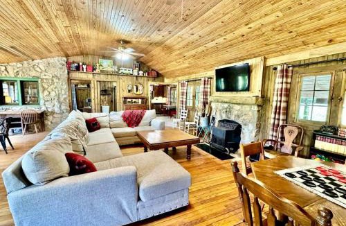 Tahlequah House | Tranquil Riverfront Cabin Retreat with Wildlife, Trails & Open Skies in Tahlequah, Oklahoma