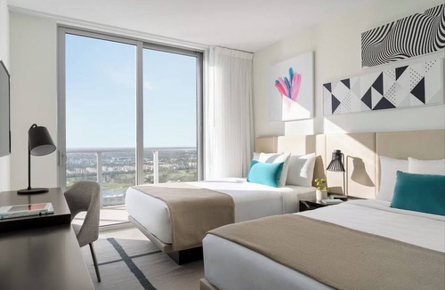 Hollywood South Central Beach Apartment | Travel Destination! 4 Relaxing Units, Kitchen, Pool, Walk to Hallandale Beach