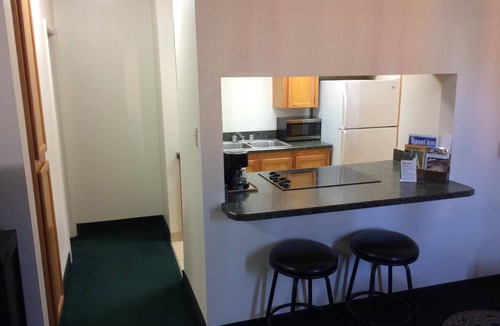 Atlanta Hotel | Travel Inn & Suites
