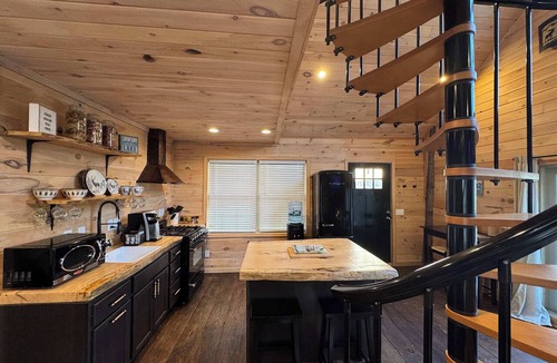 Belgrade Cabin | Treehouse Duo Lakefront 2 Private Hot Tubs