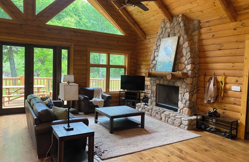 Cookson Cabin | Tremendous 5-bedroom cabin near Lake Tenkiller!