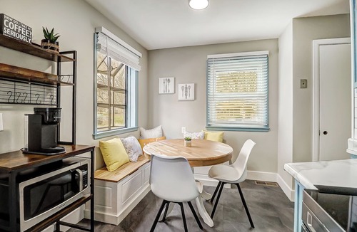 Clintonville House | Trendy neighborhood, walkable to local restaurants and shops, near OSU