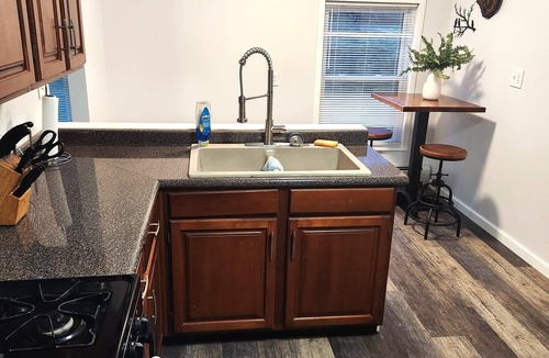 East Springfield Apartment | Triple Creeks 2 -Lake Erie-Beaches-Steelhead Fishing-Wineries-Easy I-90 Access