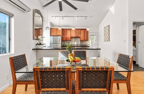 Kihei House | Tropical Garden Family Home - Sleeps 6 - Walk to Beach, BBQ, Hot Tub
