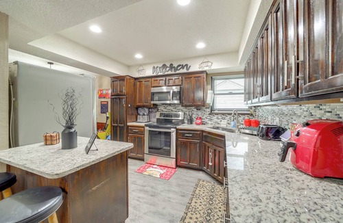 South Tulsa Cottage | Tulsa Area Home w/Fenced Yard: Pets Welcome!