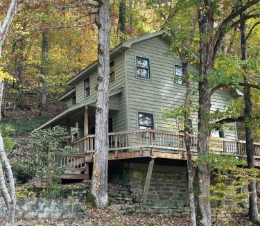 Ozark Ski Chalet | Turner Bend Cottage