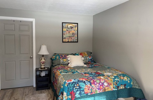 Meadville Bed & Breakfast | Two bedroom Carriage House Suite behind the Historical Highland Guesthouse