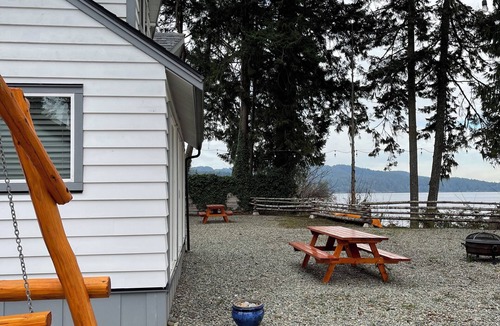 Sooke Cottage | Two Waterfront Cottages with Beach Access - Sleeps 6