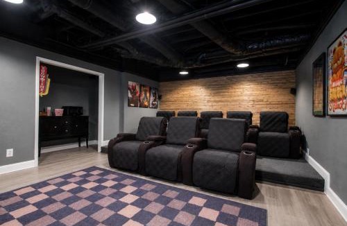 South Tulsa House | Ultimate Family Getaway-Sleeps 18