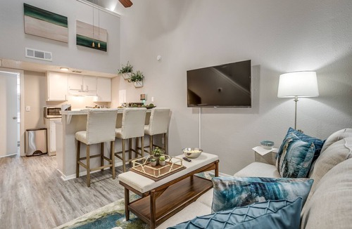 Central Arlington Apartment | Ultra Fast Wifi✶4K TVs✶King Bed✶2 Car Parking #35