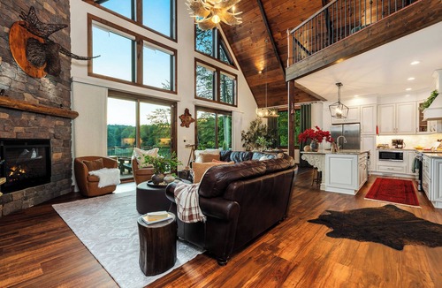 Lake Lure Cabin | Ultra lux lakefront estate with private beach