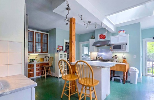 East Boothbay House | Unforgettable Waterfront Retreat: Featured on PBS, Perfect for Families & Friends!