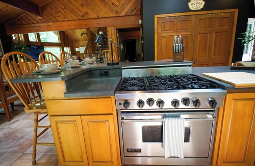 Chardon Cabin | Unique cabin retreat in the heart of wine country w/Hot Tub & Fire Pit