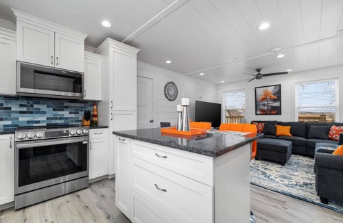 Downtown Branson Cabin | UNIQUE CONTAINER HOME/Branson Landing/Trolley Stop/Gazebo