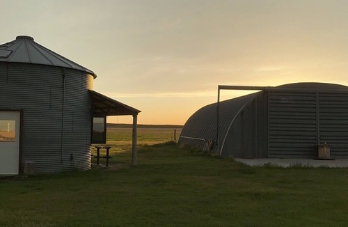 Stanton County House | UNIQUE Grainbin Ranch Stay