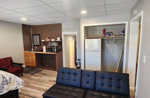 Seward Place Apartment | Unit 5 The most peaceful and quite area of Schenectady downtown