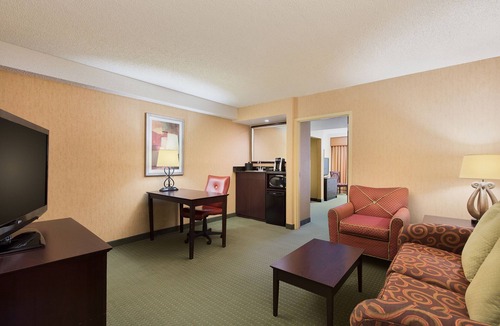 Walnut Street Hotel | University Plaza Hotel and Convention Center Springfield
