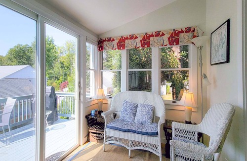 East Boothbay House | Unwind by the Bay: Pet-Friendly and Linekin Bay Views!