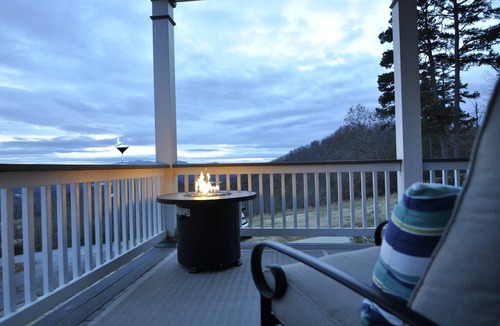 Hayesville House | Unwine'd With a View