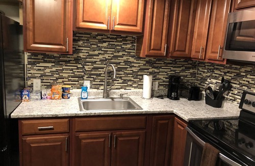 West End Apartment | Updated 2 Bedroom with Roof deck and backyard
