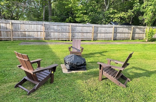 Lake Erie Beach Cottage | Updated 3 bedroom Lake Erie cottage steps from the water