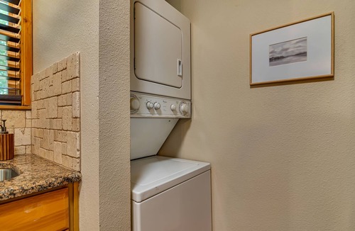 Reeds Spring Cabin | Updated Branson Cabin by StoneBridge Lake!