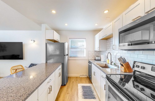 Simonton Lake House | Updated charmer with a well-equipped kitchen