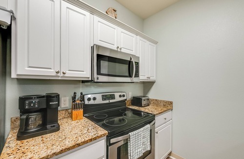 Corpus Christi House | Updated Coastal Duplex | Heated Pool & Walk to the Beach