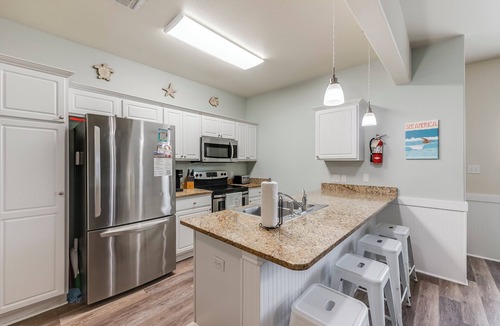 Corpus Christi House | Updated Coastal Duplex | Heated Pool & Walk to the Beach