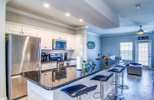 Corpus Christi House | Updated townhome with Gulf views, WiFi, washer/dryer, & pool