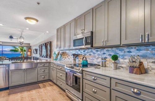 Kahana Condo | UPGRADED-Sands of Kahana #326 OCEANFRONT, 2 Bd Rooms, AC, amazing view, sleeps 6