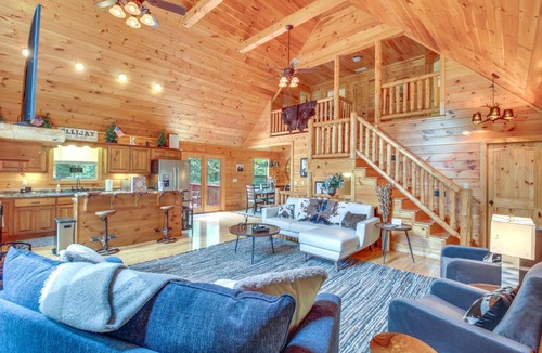 Ellijay House | Upscale Coosawattee Cabin w/Hot Tub & Fire Pit!