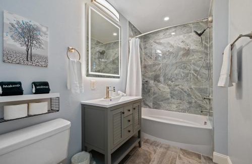 East Liberty Apartment | Upscale King Bed Suite with Full Workspace and Free Parking