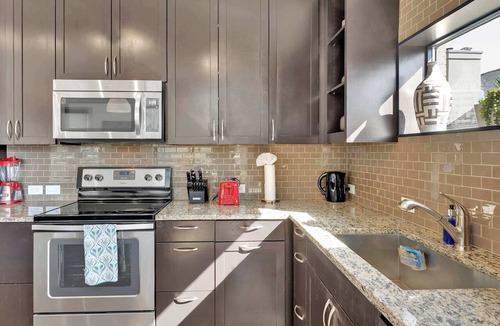 Uptown Apartment | Uptown Dallas 3BR | Rooftop, Pool, Gym & Parking