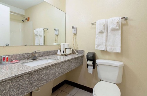 Utica Hotel | Utica Stay Inn