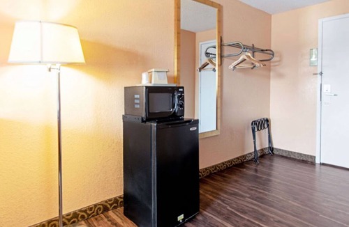 Utica Hotel | Utica Stay Inn